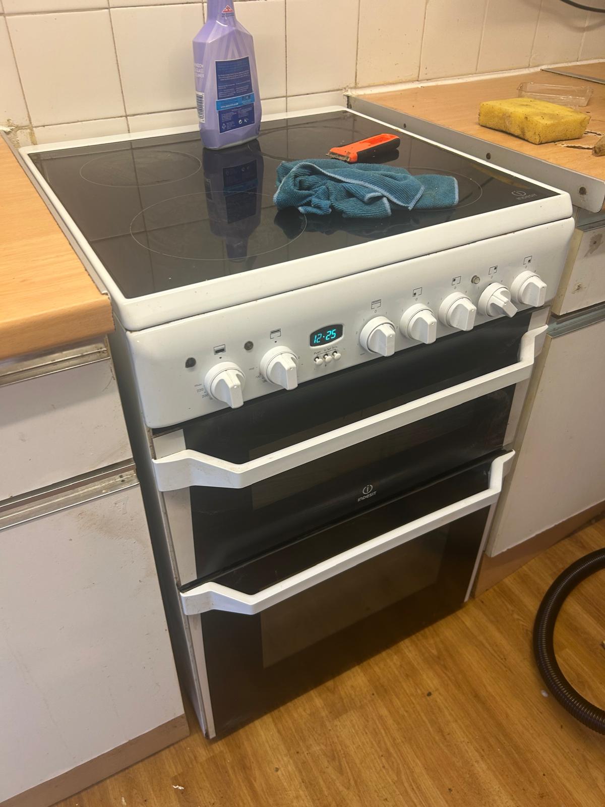 Deep clean to HMO (youth hostel)